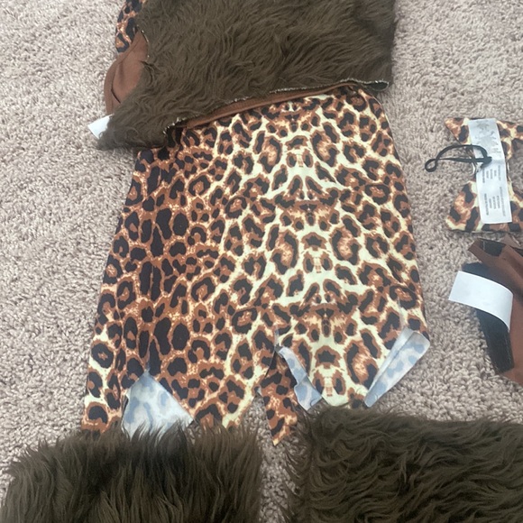 Cave girl costume size small. Size 7/8 small - Picture 4 of 7